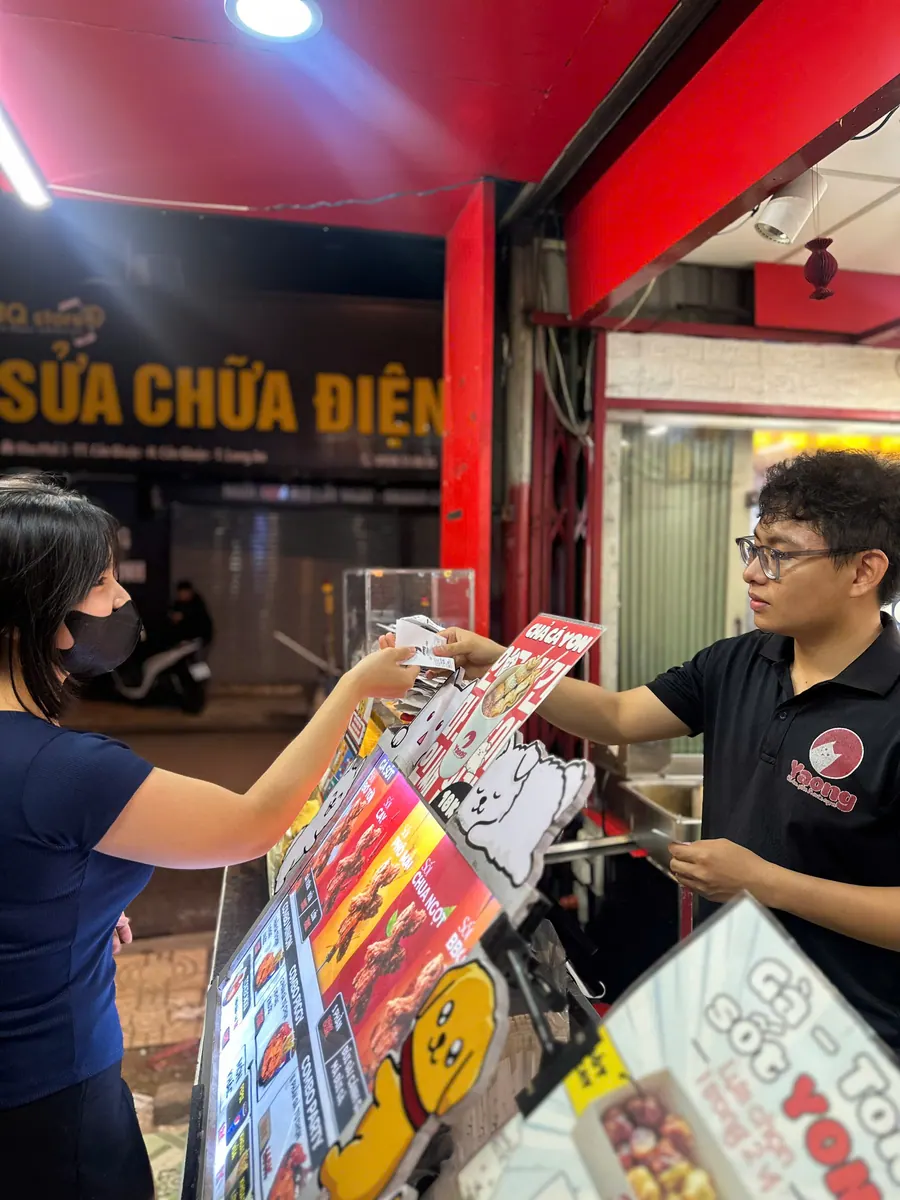 Quy trình bán tại quầy trong mô hình F&B thực tế